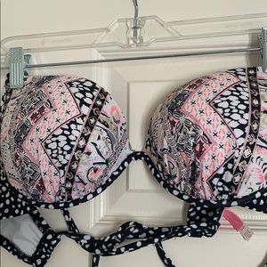 EUC Victoria’s Secret swimsuit top